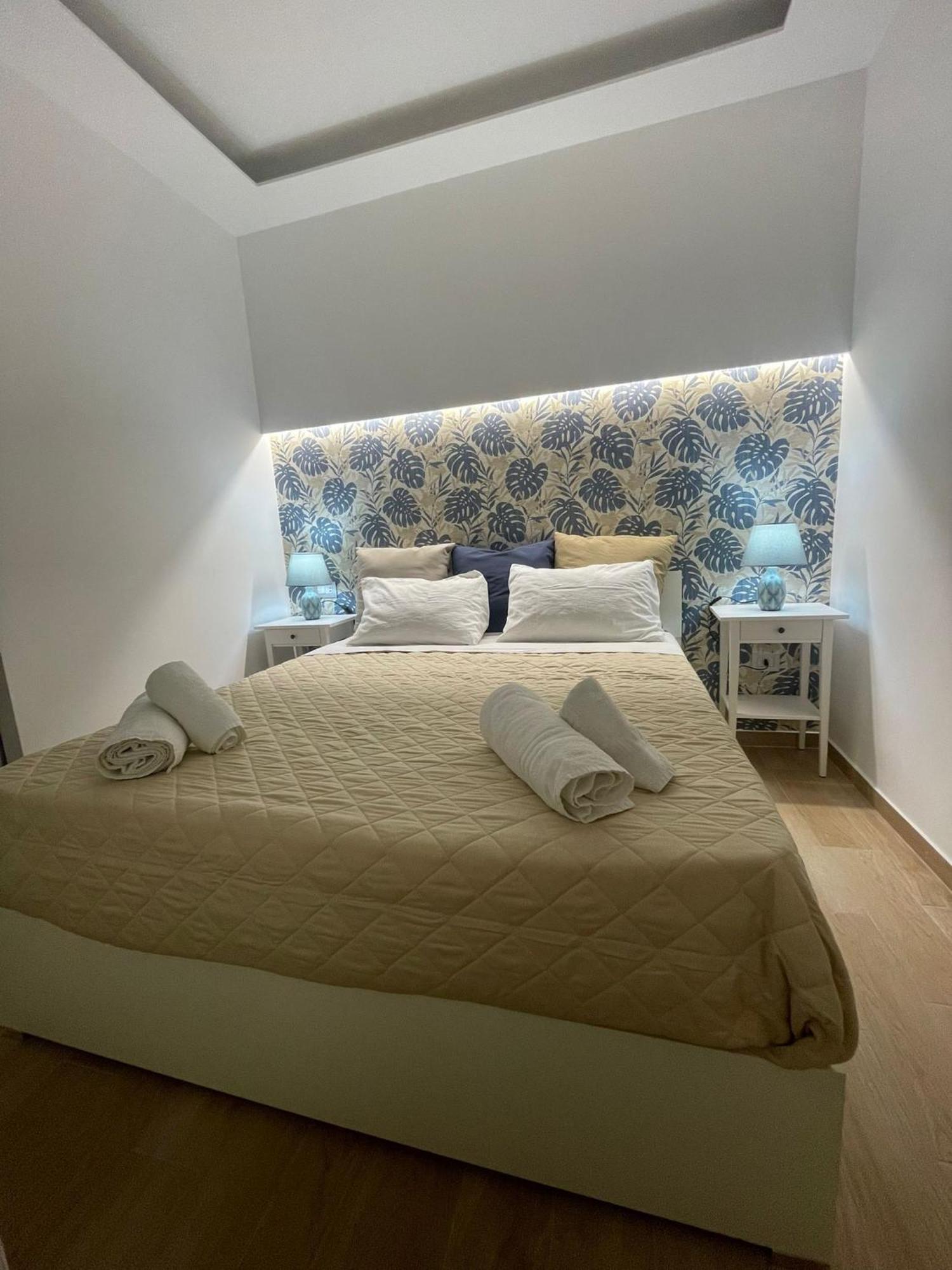 Civico 14 Chiaia Apartment Naples Luaran gambar