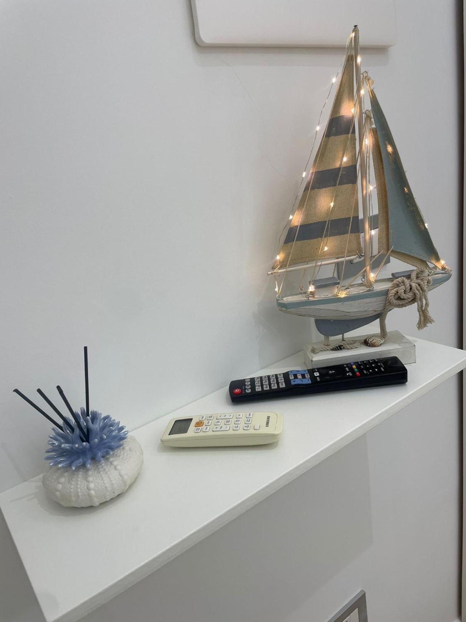 Civico 14 Chiaia Apartment Naples Luaran gambar
