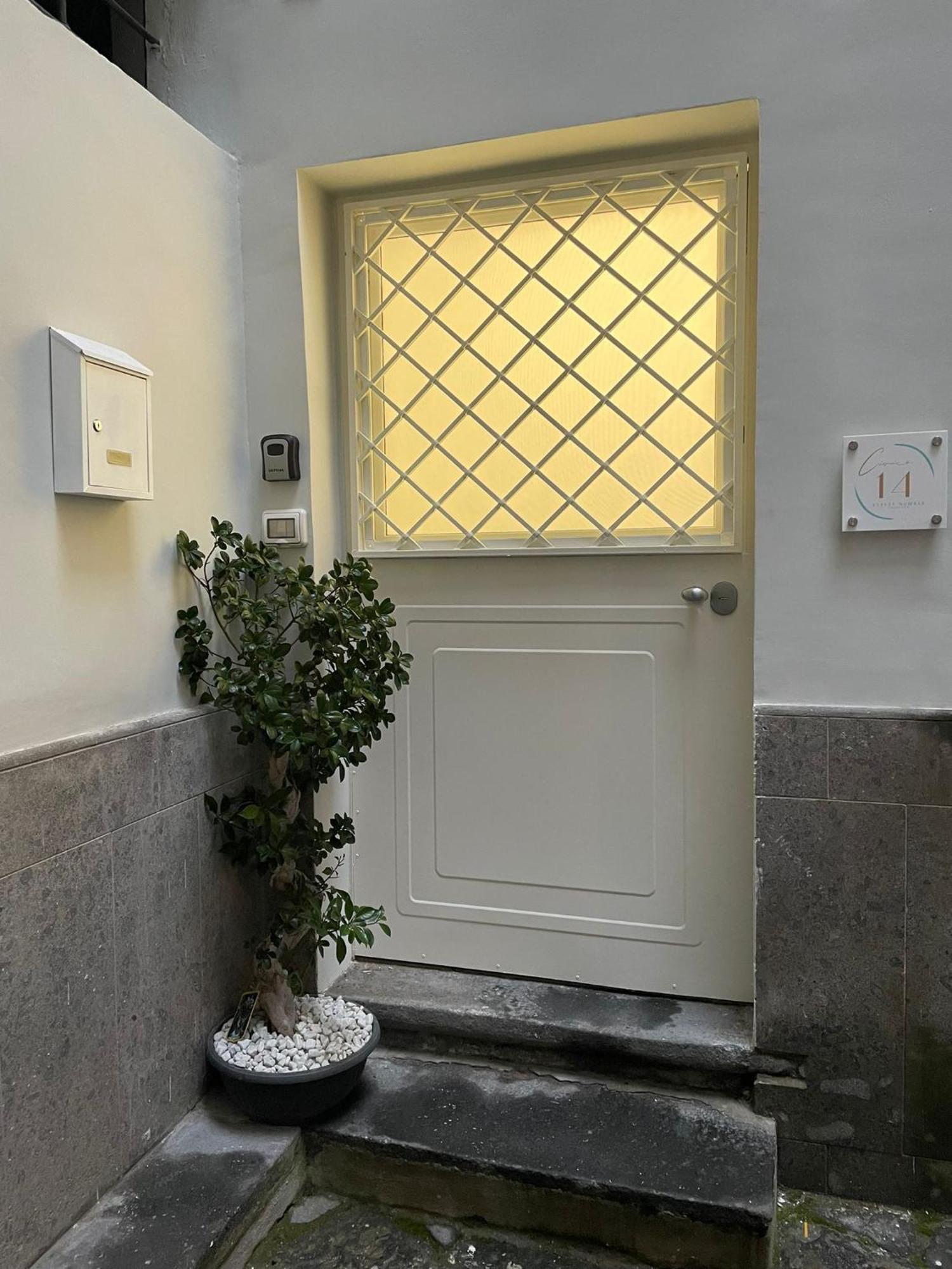 Civico 14 Chiaia Apartment Naples Luaran gambar