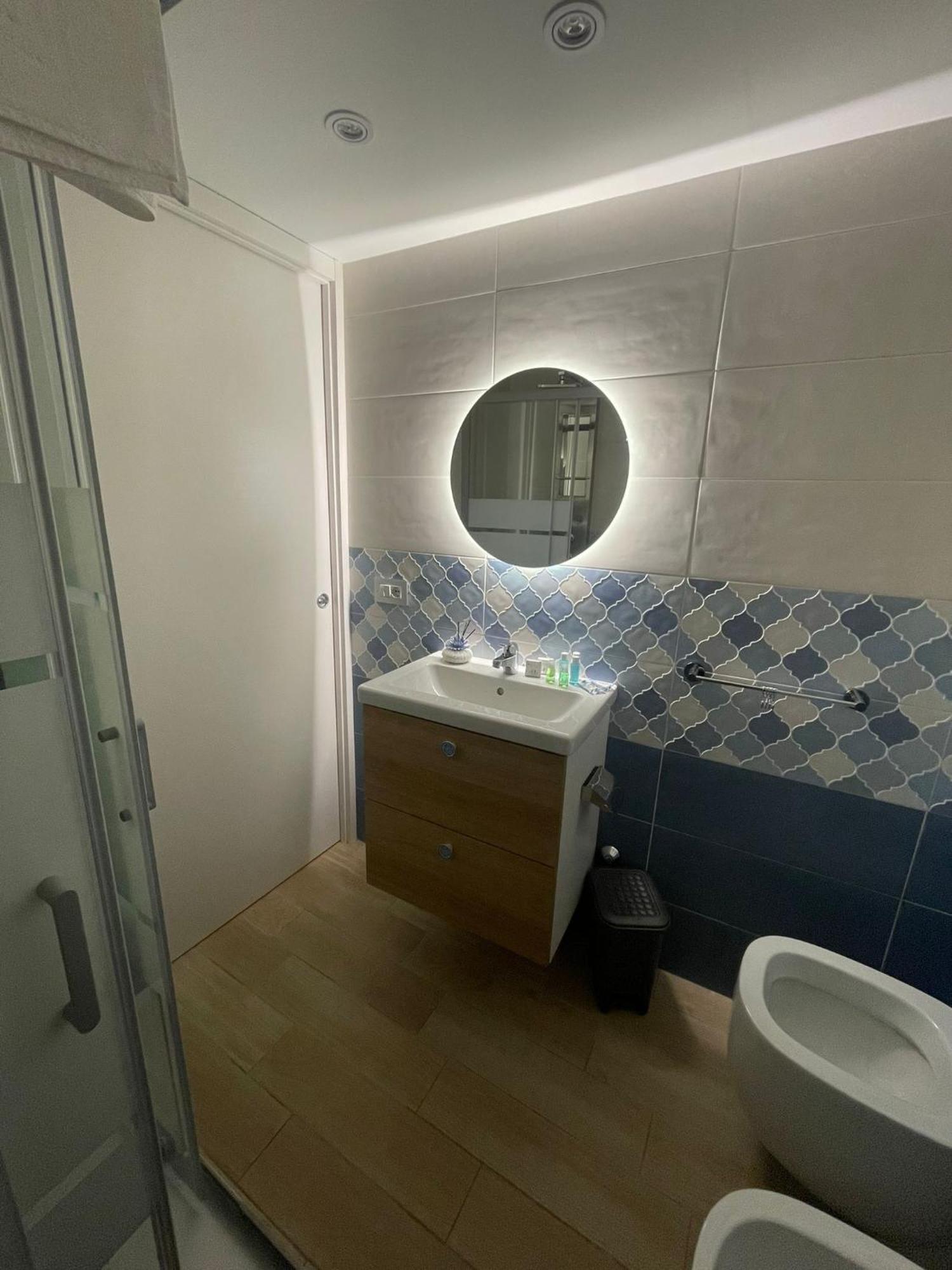 Civico 14 Chiaia Apartment Naples Luaran gambar
